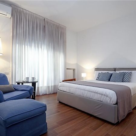 Starhost - Golden Apartments Salerno Esterno foto