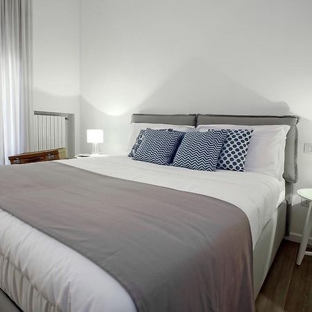 Starhost - Golden Apartments Salerno Esterno foto