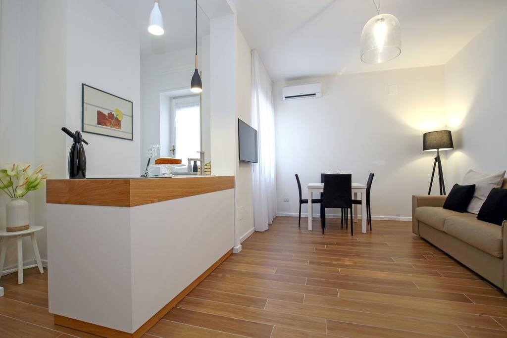 Starhost - Golden Apartments Salerno Esterno foto