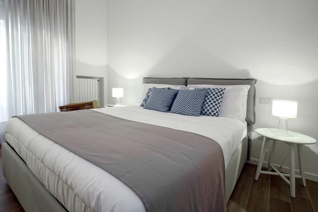 Starhost - Golden Apartments Salerno Esterno foto